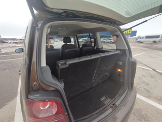 Volkswagen Touran foto 7