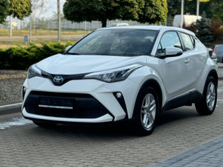 Toyota C-HR foto 2