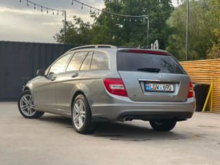 Mercedes C-Class foto 4