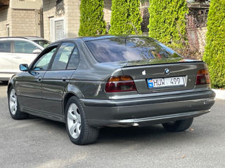 BMW 5 Series foto 6