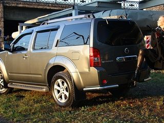 Nissan Pathfinder foto 2