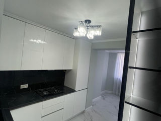 Apartament cu 3 camere, 74 m², Centru, Chișinău foto 2