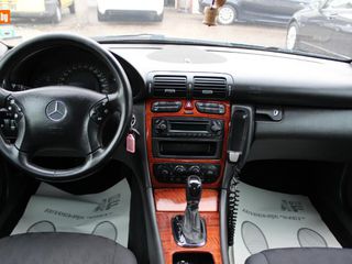 Mercedes C Class foto 8