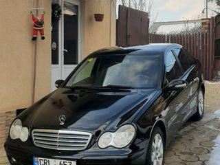 Mercedes C-Class foto 4