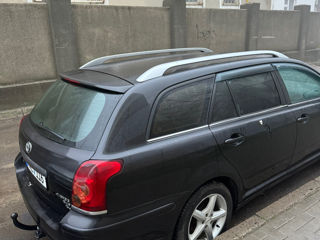 Toyota Avensis foto 3