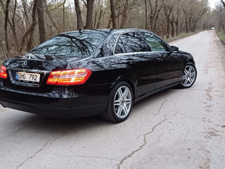 Mercedes E-Class foto 2