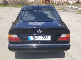 Mercedes Series (W124) foto 3