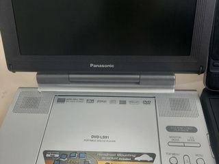 Sony- 500 lei si Panasonic 250 lei( pentru că nu are încărcător). foto 5