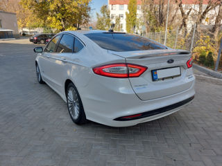 Ford Fusion foto 4