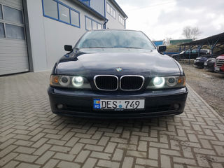 BMW 5 Series foto 2