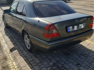 Mercedes C Class foto 3