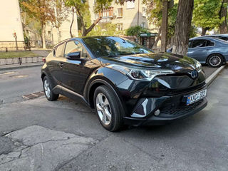 Toyota C-HR foto 2