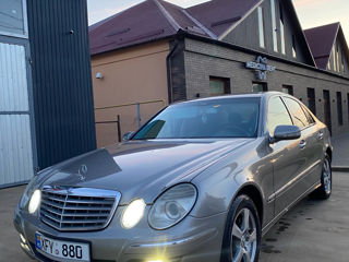 Mercedes E-Class foto 2