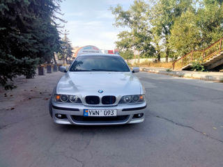 BMW 5 Series foto 2