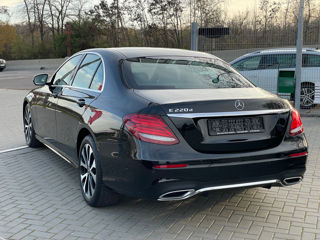 Mercedes E-Class foto 5