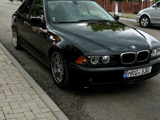 BMW 5 Series foto 5