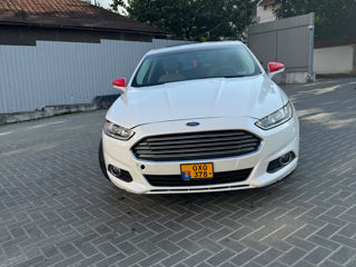 Ford Fusion foto 2