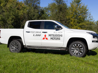 Mitsubishi L200 foto 4