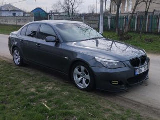 BMW 5 Series foto 2