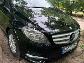 Mercedes B-Class foto 2