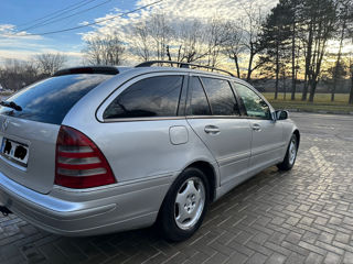 Mercedes C-Class foto 6