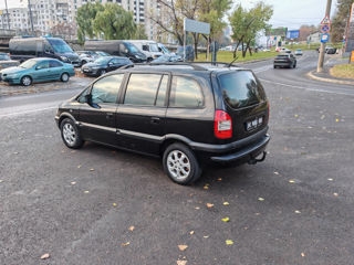 Opel Zafira foto 8