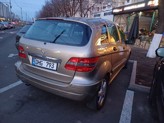 Mercedes B-Class foto 4