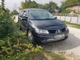 Renault Grand Scenic foto 2