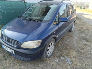 Opel Zafira foto 1