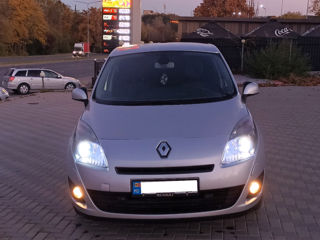 Renault Grand Scenic foto 2