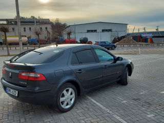 Renault Laguna foto 2