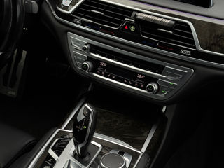 BMW 7 Series foto 14