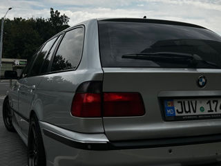 BMW 5 Series Touring foto 5