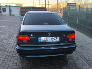 BMW 5 Series foto 4