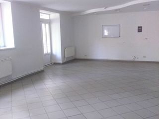 Se vinde ori se da in chirie spatiul comercial in centrul orasului riscani. foto 3