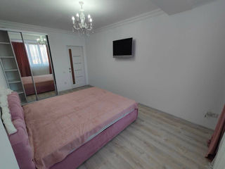 Apartament cu 3 camere, 100 m², Botanica, Chișinău foto 2