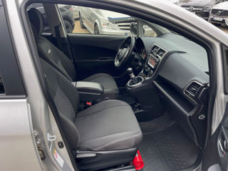 Toyota Verso-S foto 15