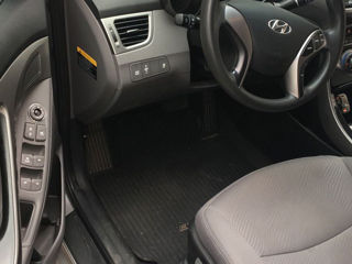 Hyundai Elantra foto 6