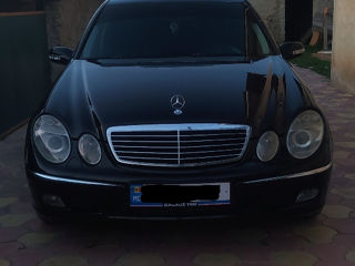 Mercedes E-Class foto 1