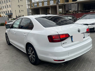 Volkswagen Jetta foto 5