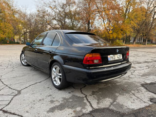 BMW 5 Series foto 4