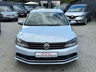 Volkswagen Jetta foto 2