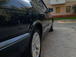 BMW 5 Series foto 4