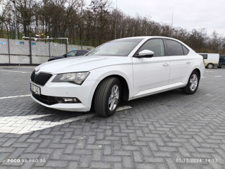 Skoda Superb foto 2