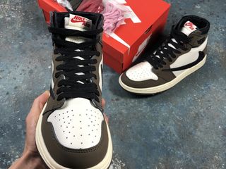 Nike Air Jordan 1 Retro High x Travis Scott Unisex foto 6