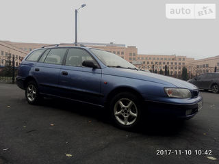 Toyota Carina foto 3