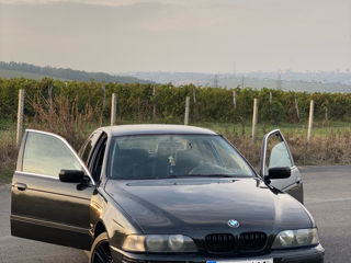 BMW 5 Series foto 2