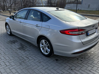 Ford Fusion foto 3