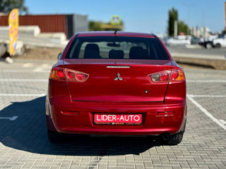 Mitsubishi Lancer foto 4