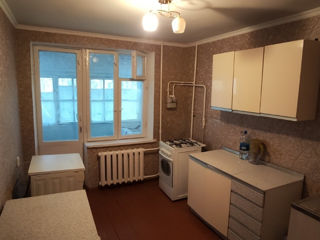 Apartament cu 2 camere, 40 m², Botanica, Chișinău foto 3